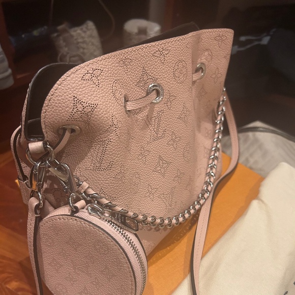 Beautiful Louis Vuitton Bella handbag - Picture 3 of 4